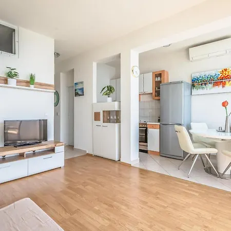 Three Rocks * Есенице