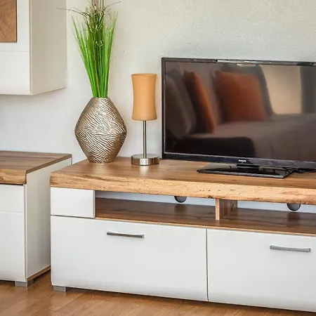 Apartment Three Rocks Jesenice (Split-Dalmatia)