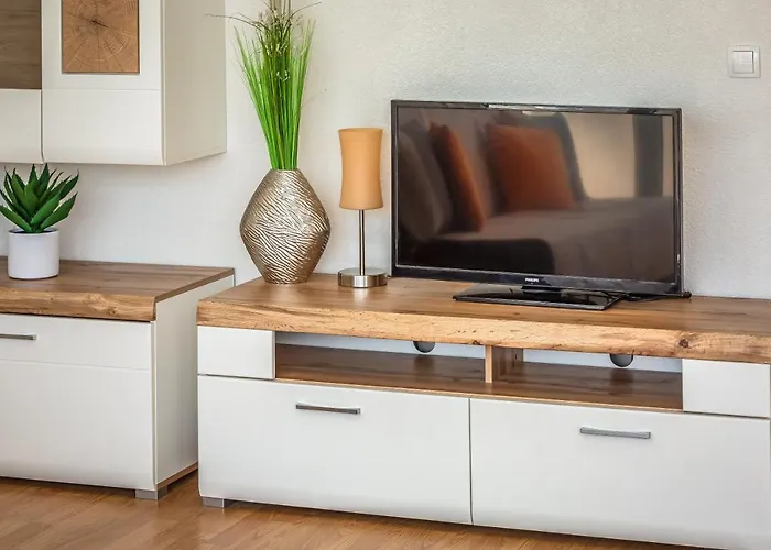 Apartment Three Rocks Jesenice (Split-Dalmatia)