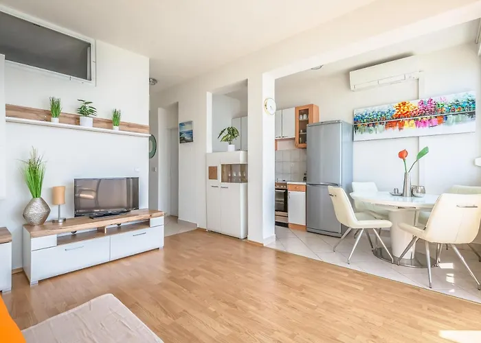 Three Rocks * Jesenice (Split-Dalmatia)