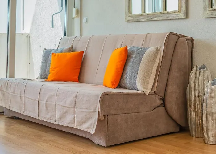 Apartment Three Rocks Jesenice (Split-Dalmatia)